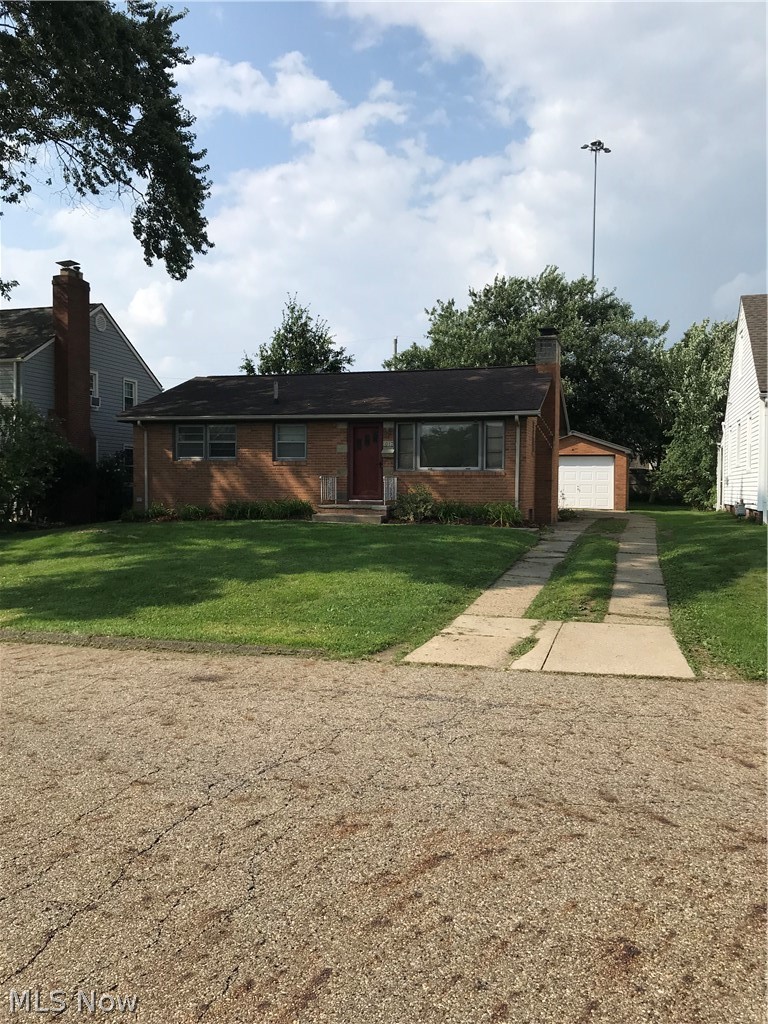 1017 Milford Street NE Canton OH 44714