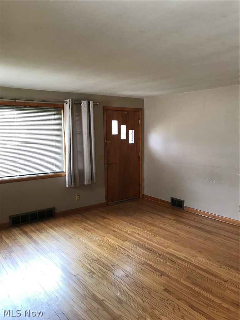 1017 Milford Street NE Canton OH 44714