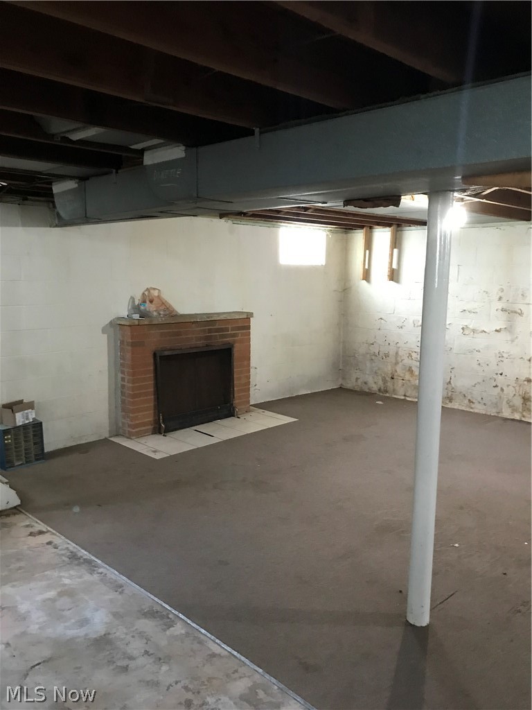 1017 Milford Street NE Canton OH 44714