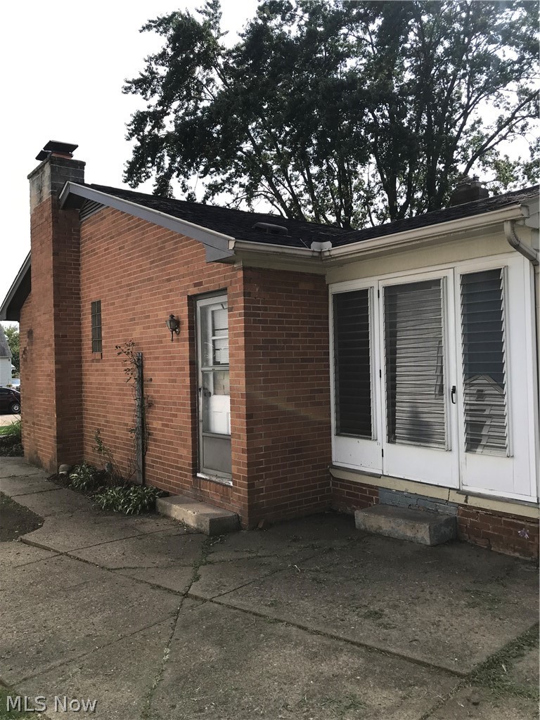 1017 Milford Street NE Canton OH 44714
