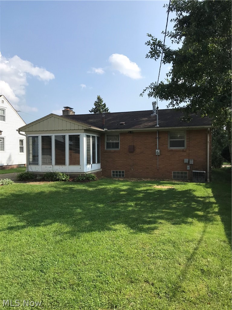 1017 Milford Street NE Canton OH 44714