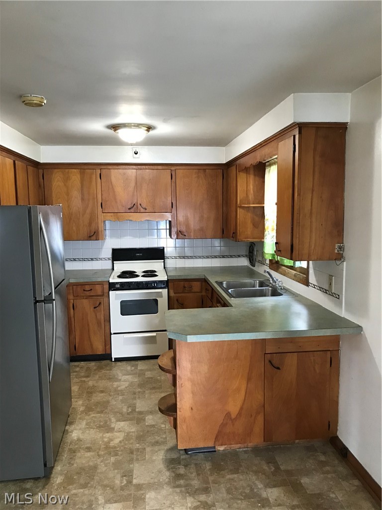 1017 Milford Street NE Canton OH 44714