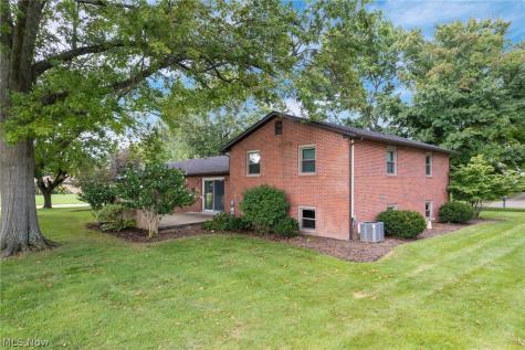 1212 Buena Vista Street NE Canton OH 44714