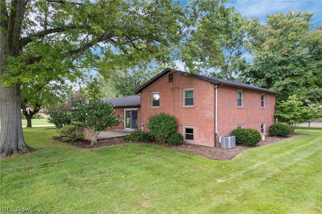 1212 Buena Vista Street NE Canton OH 44714