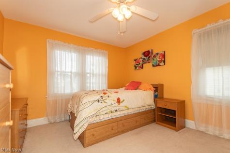 9815 Parkview Avenue Garfield Heights OH 44125