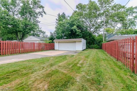 9815 Parkview Avenue Garfield Heights OH 44125