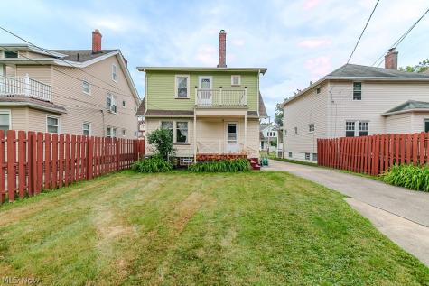 9815 Parkview Avenue Garfield Heights OH 44125