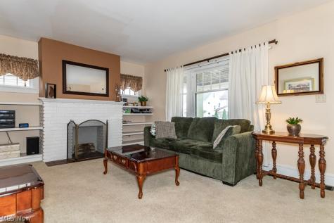 9815 Parkview Avenue Garfield Heights OH 44125