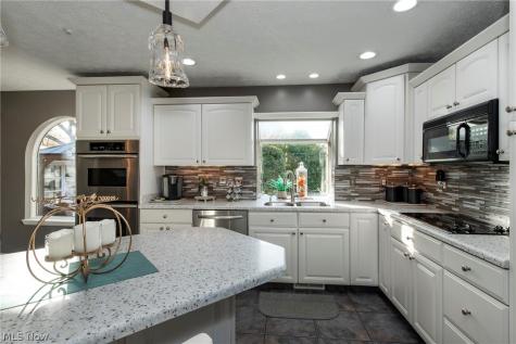 1908 Adena Lane Mayfield Heights OH 44124