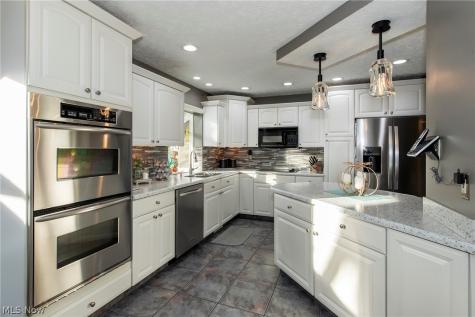 1908 Adena Lane Mayfield Heights OH 44124