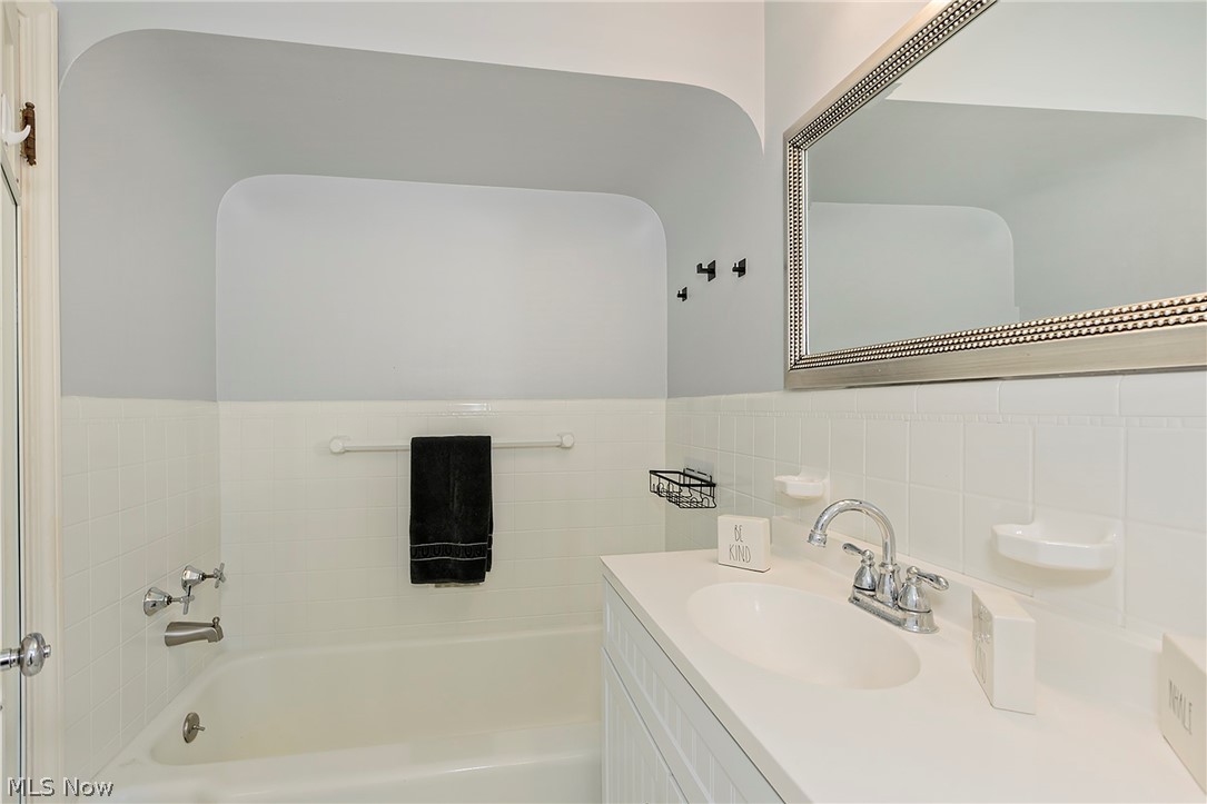 2619 Traymore Road University Heights OH 44118