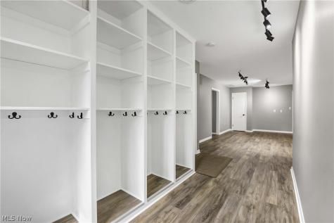 3596 Canterbury Road Westlake OH 44145