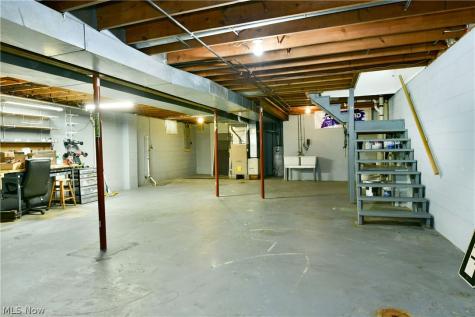 541 N Rhodes Avenue Niles OH 44446