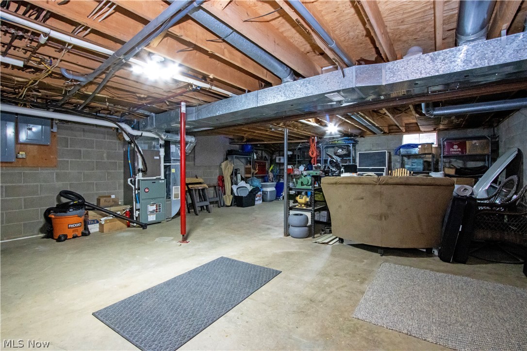 7537 Township Road 317 Millersburg OH 44654