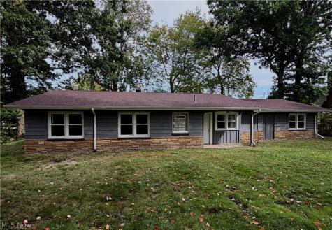 4518 Sheridan Road S Youngstown OH 44514