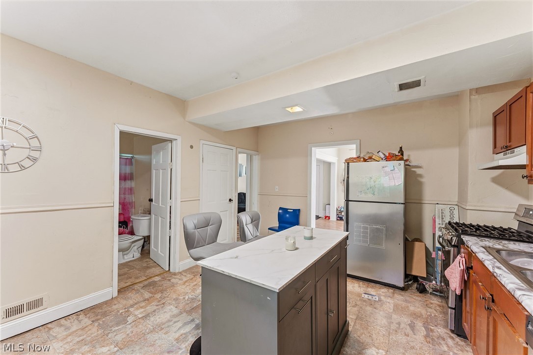 2032 W 104th Street Cleveland OH 44102