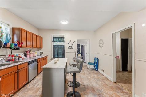 2032 W 104th Street Cleveland OH 44102