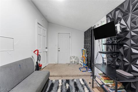 2032 W 104th Street Cleveland OH 44102