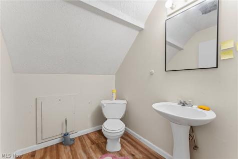 2032 W 104th Street Cleveland OH 44102