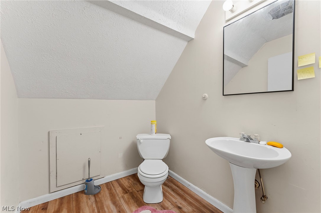 2032 W 104th Street Cleveland OH 44102
