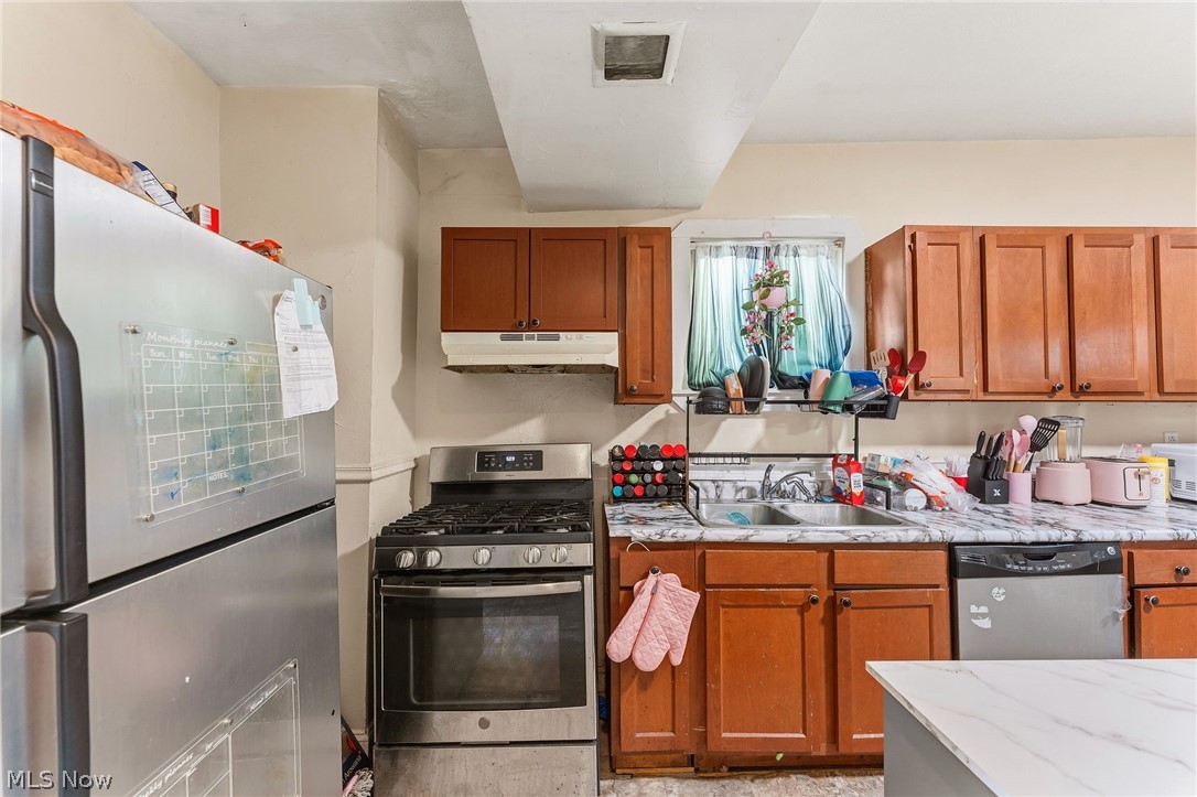 2032 W 104th Street Cleveland OH 44102