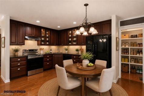 10135 Oak Branch Trail Strongsville OH 44149