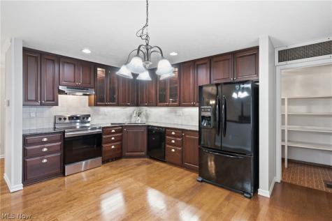 10135 Oak Branch Trail Strongsville OH 44149