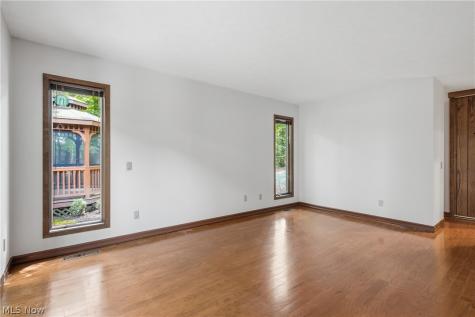 10135 Oak Branch Trail Strongsville OH 44149