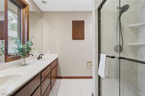 10135 Oak Branch Trail Strongsville OH 44149