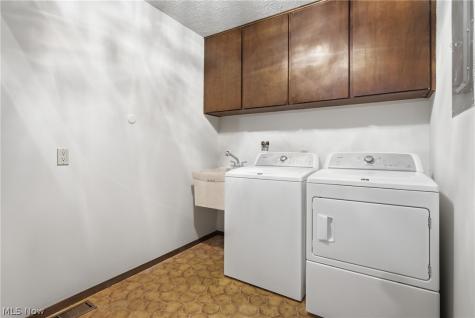 10135 Oak Branch Trail Strongsville OH 44149