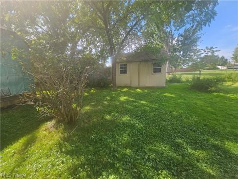 16380 Cynthia Drive Brook Park OH 44142