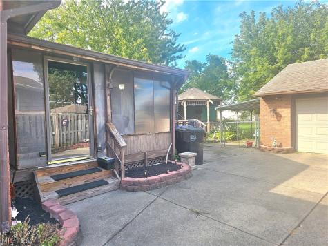 16380 Cynthia Drive Brook Park OH 44142