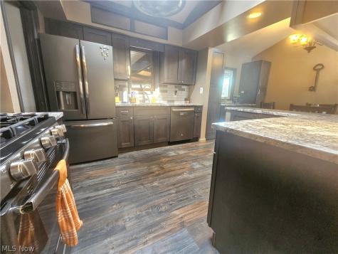 16380 Cynthia Drive Brook Park OH 44142