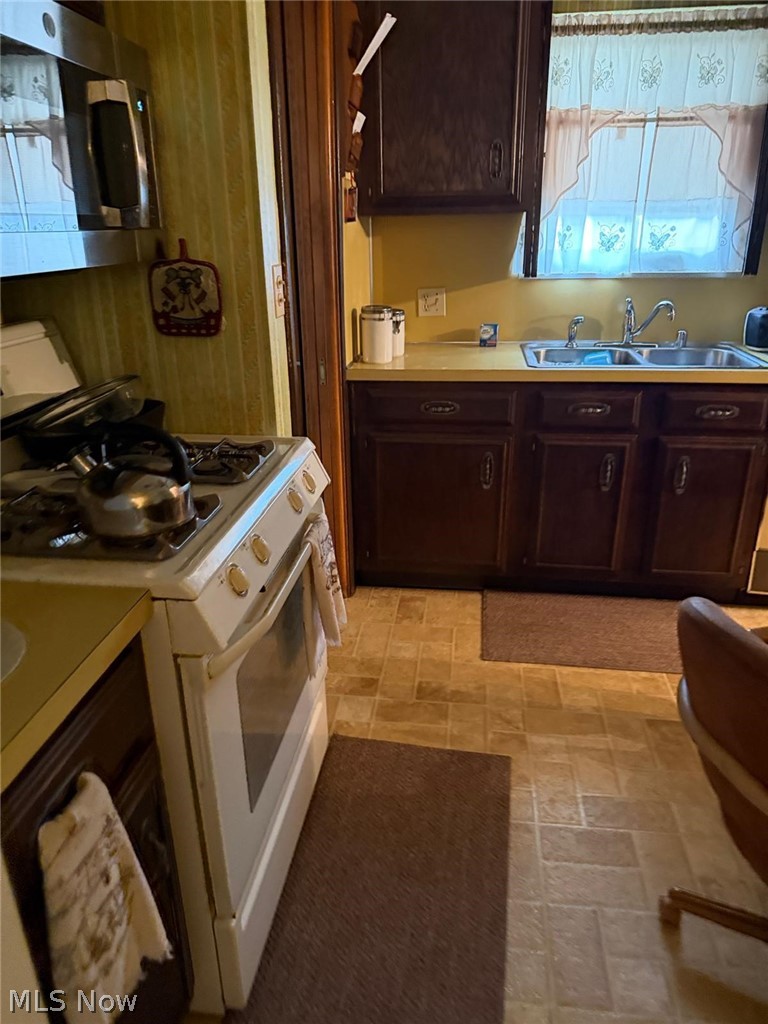 4712 Hillside Avenue Garfield Heights OH 44125