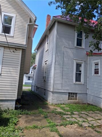 704 Smith Avenue SW Canton OH 44706