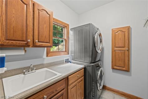 10225 Questa Court Wadsworth OH 44281