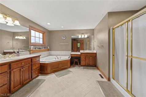 10225 Questa Court Wadsworth OH 44281