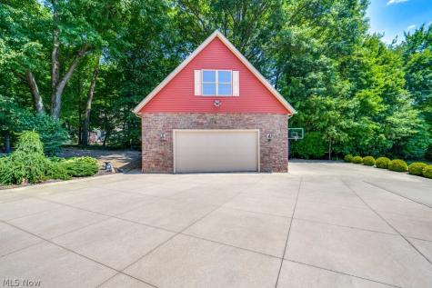 10225 Questa Court Wadsworth OH 44281