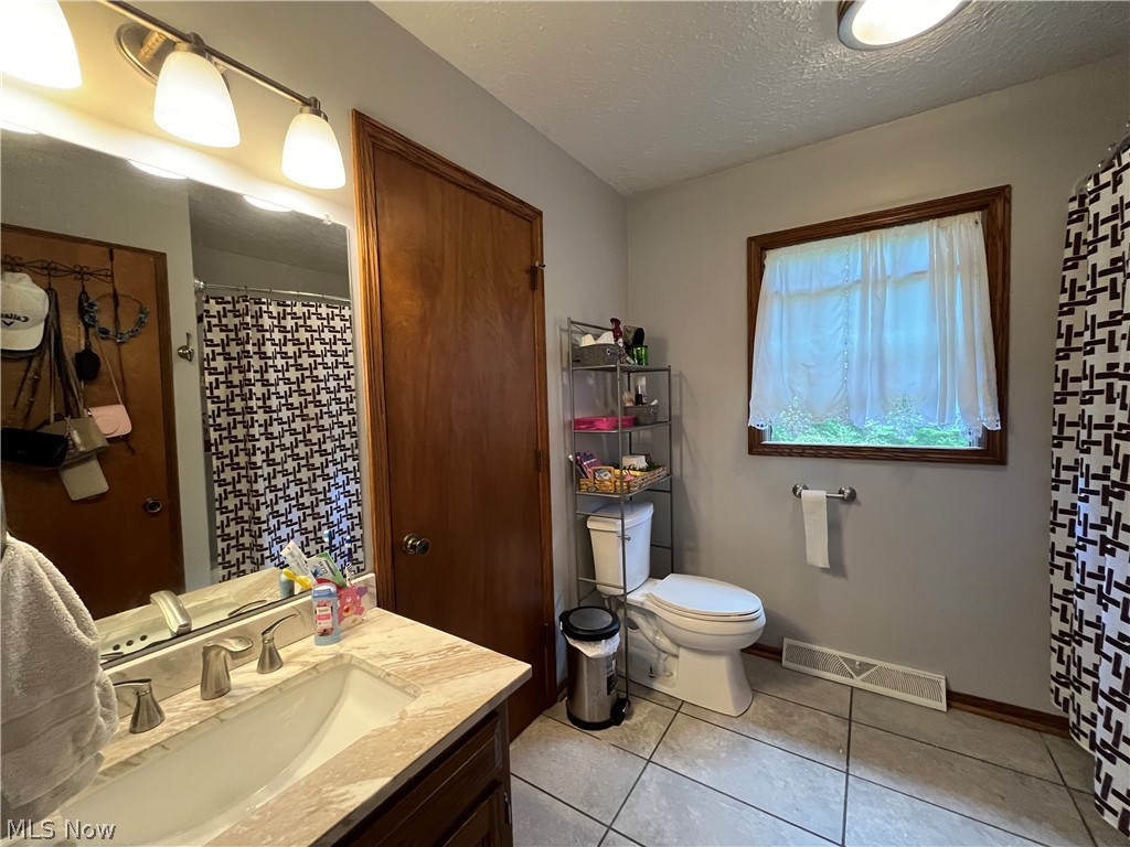 2967 Mineral City Zoar Road NE Bolivar OH 44612