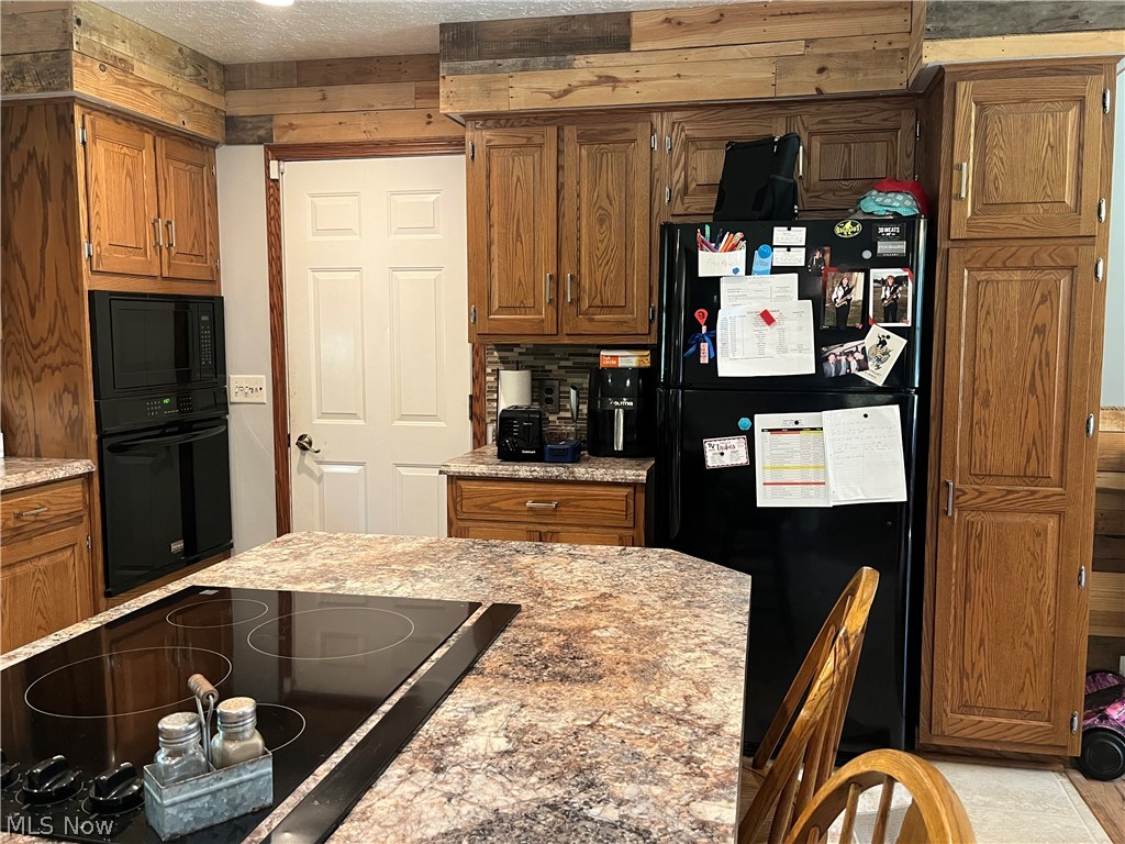 2967 Mineral City Zoar Road NE Bolivar OH 44612