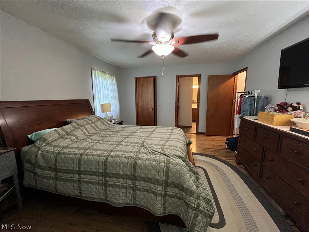 2967 Mineral City Zoar Road NE Bolivar OH 44612