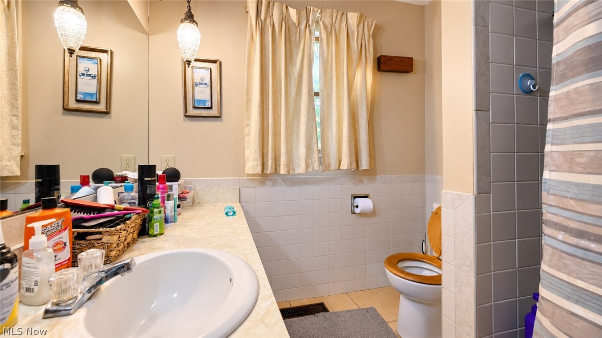 5681 Howard Price Lane Glouster OH 45732