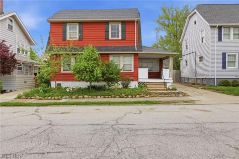 1521 Blossom Park Avenue Lakewood OH 44107