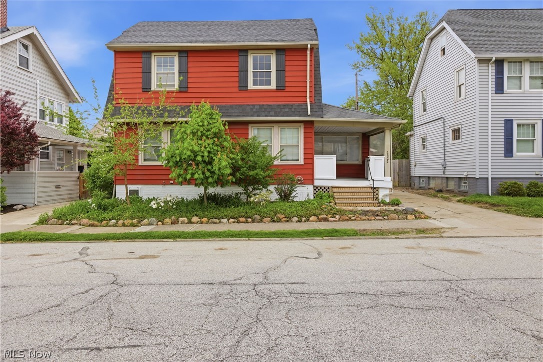 1521 Blossom Park Avenue Lakewood OH 44107