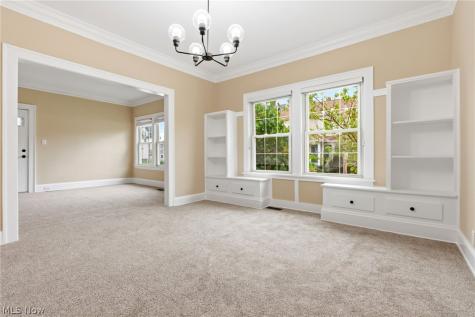 1521 Blossom Park Avenue Lakewood OH 44107