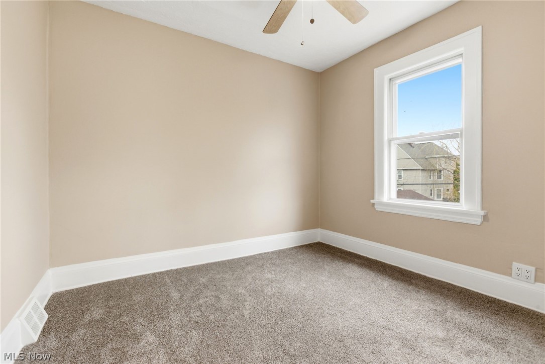 1521 Blossom Park Avenue Lakewood OH 44107