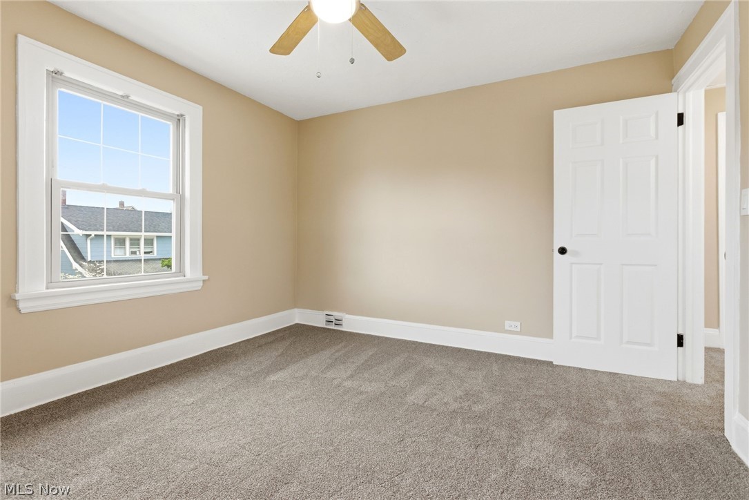 1521 Blossom Park Avenue Lakewood OH 44107