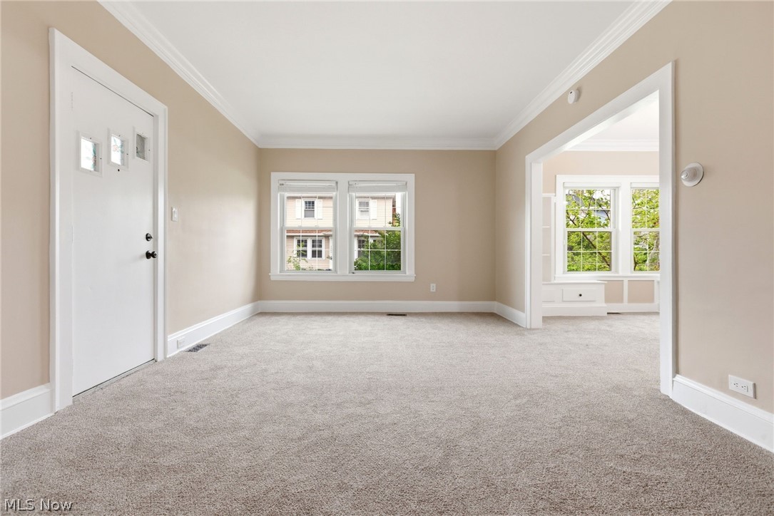 1521 Blossom Park Avenue Lakewood OH 44107