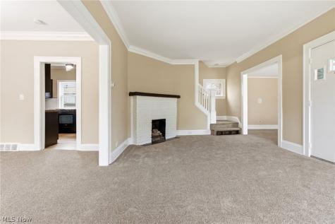 1521 Blossom Park Avenue Lakewood OH 44107