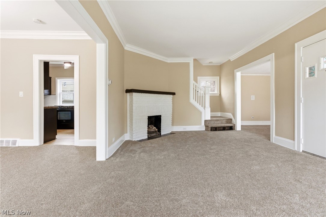 1521 Blossom Park Avenue Lakewood OH 44107